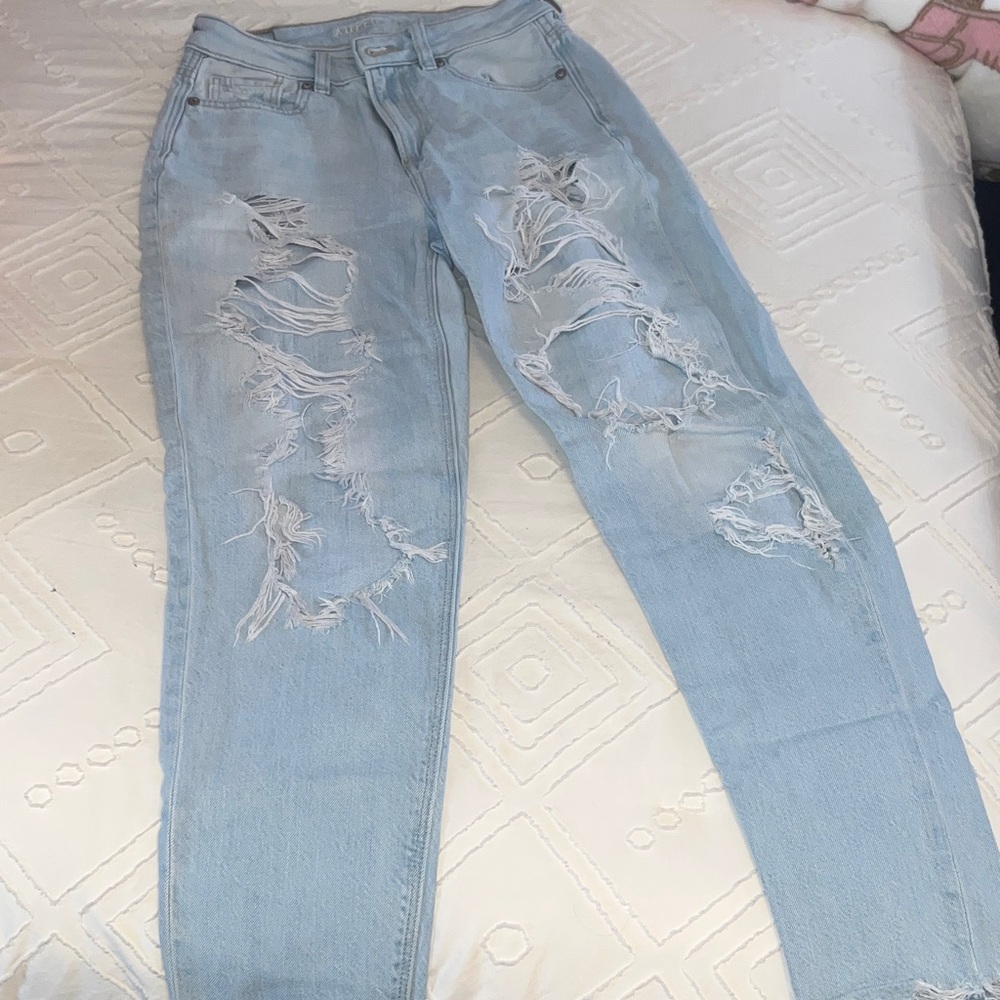 American Eagle Outfitters Light Blue Distressed Boyfriend Jeans